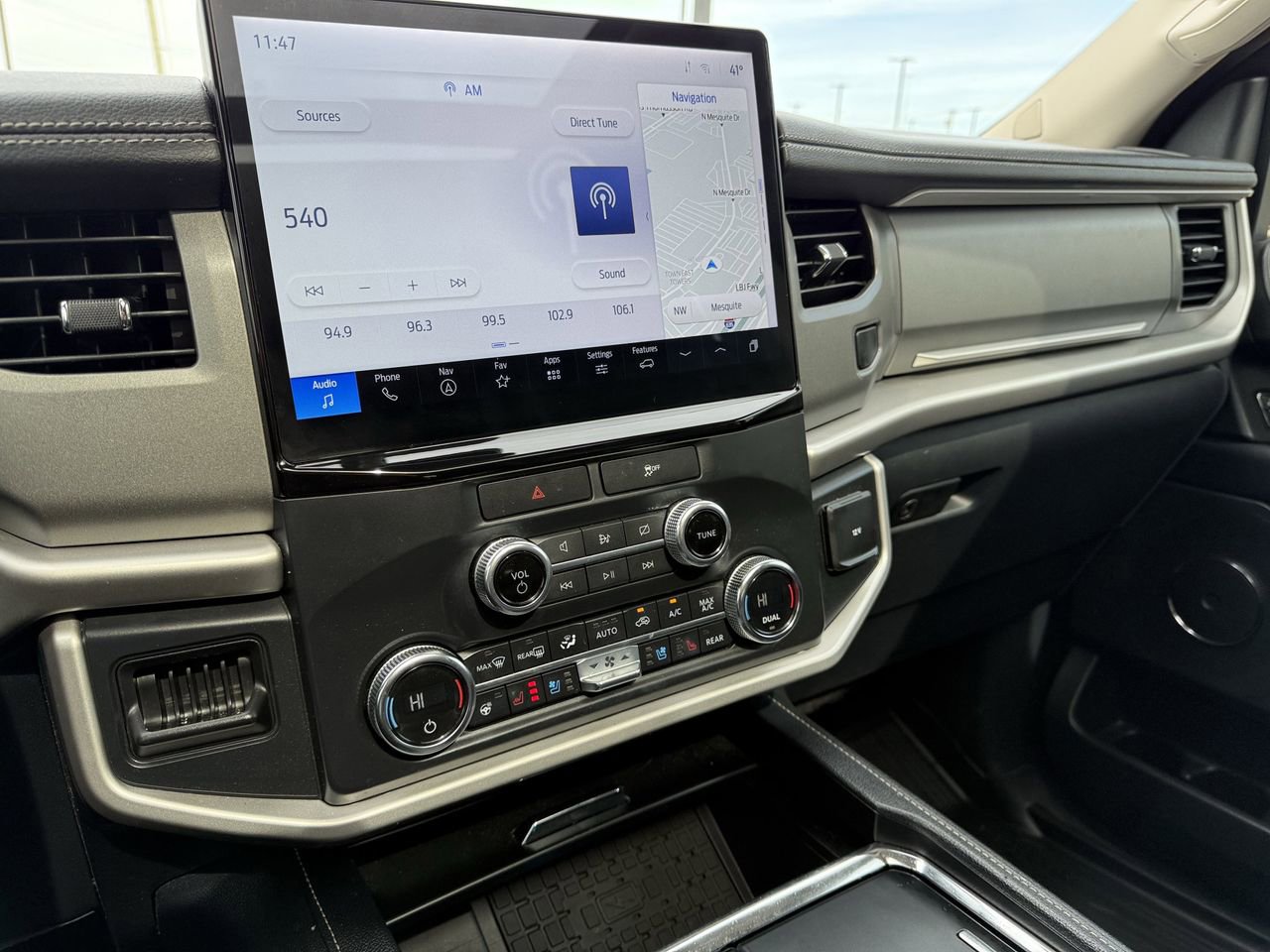 Certified 2022 Ford Expedition XLT image 15