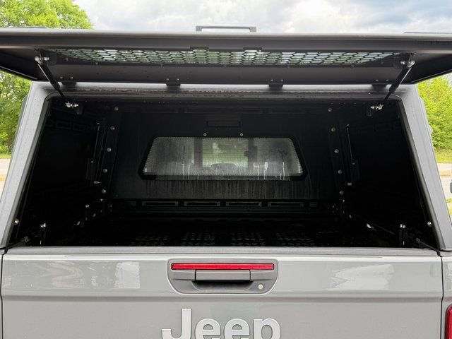 Used 2021 Jeep Gladiator Overland w/ Popular Equipment Package AWD/4WD image 36