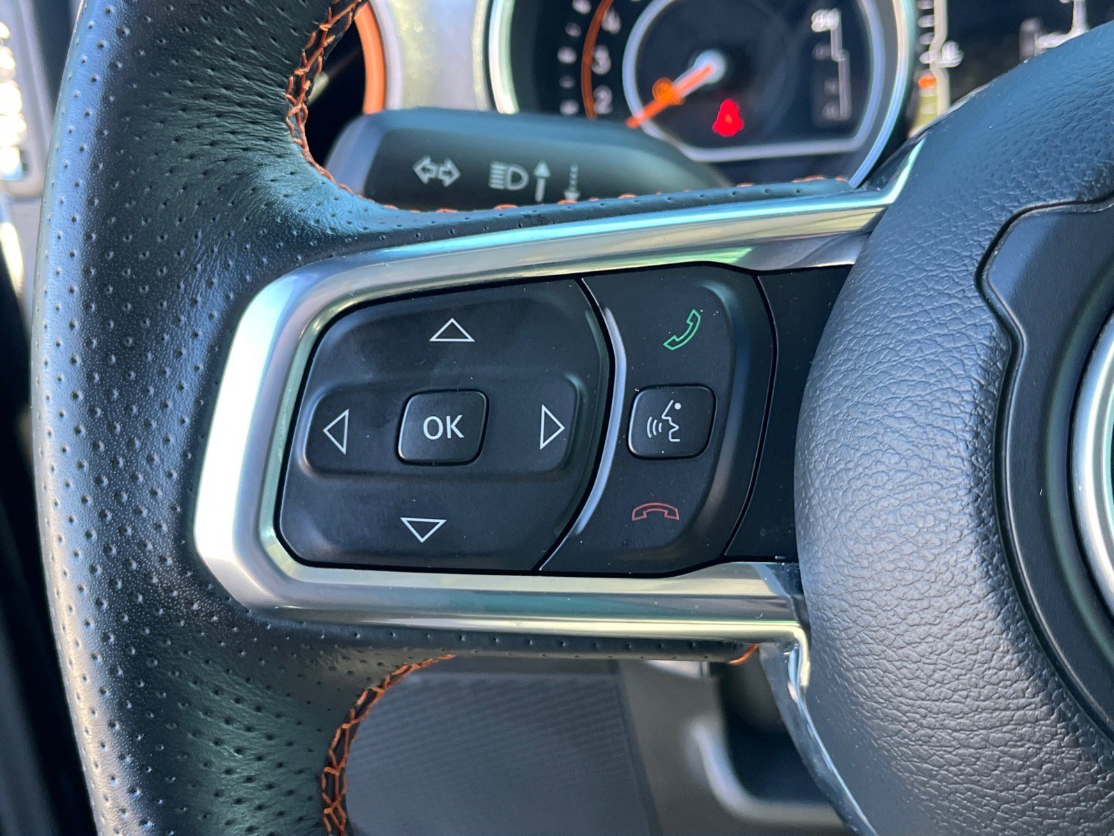 Used 2023 Jeep Gladiator Mojave w/ Cold Weather Group image 18