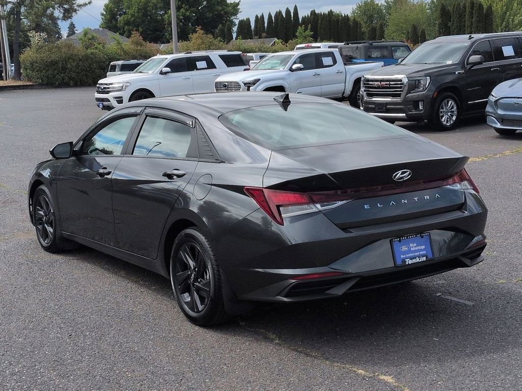 Used 2023 Hyundai Elantra SEL FWD image 3