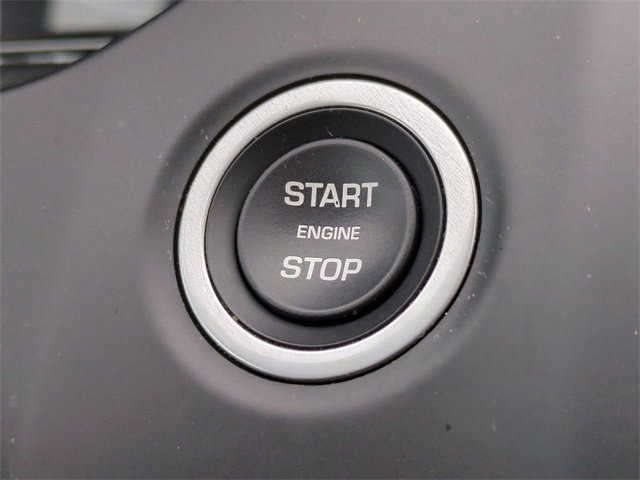 Used 2020 Jaguar E-PACE SE image 29