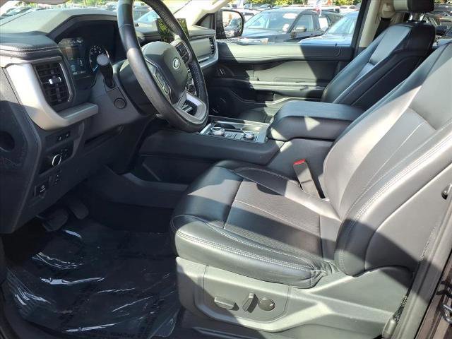 Certified 2024 Ford Expedition XLT image 12