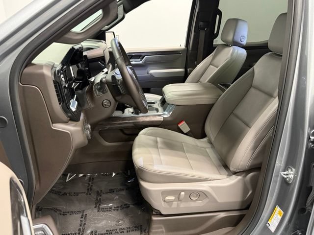 Used 2025 Chevrolet Silverado 1500 LTZ w/ LTZ Premium Package AWD/4WD image 14