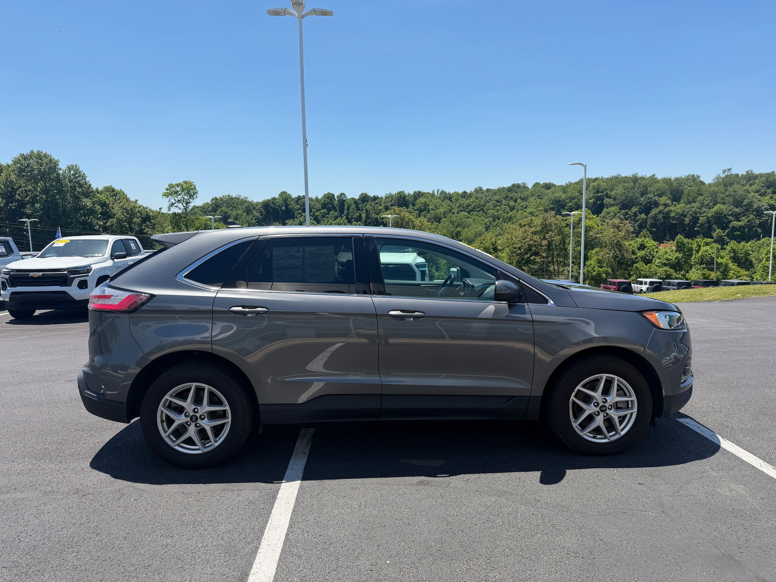 Certified 2024 Ford Edge SEL w/ Convenience Package AWD/4WD image 5
