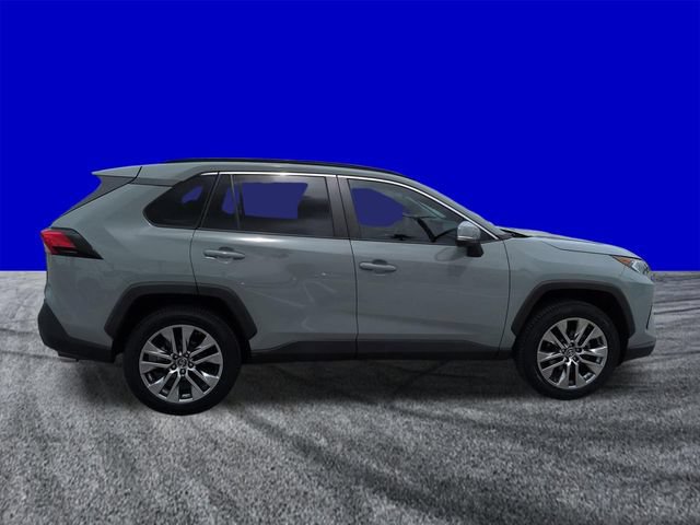 Used 2019 Toyota RAV4 XLE Premium w/ Cold Weather Package FWD image 3