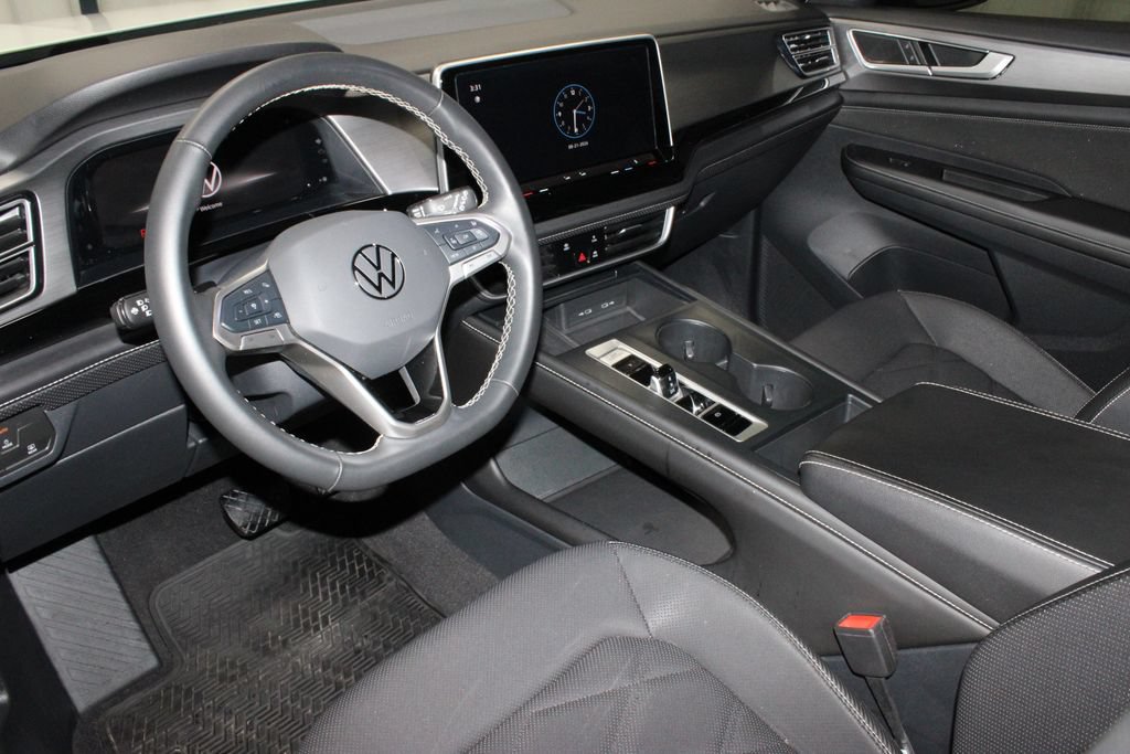 Used 2024 Volkswagen Atlas Cross Sport SE AWD/4WD image 25