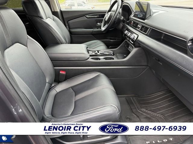 Used 2023 Honda Pilot Touring image 11