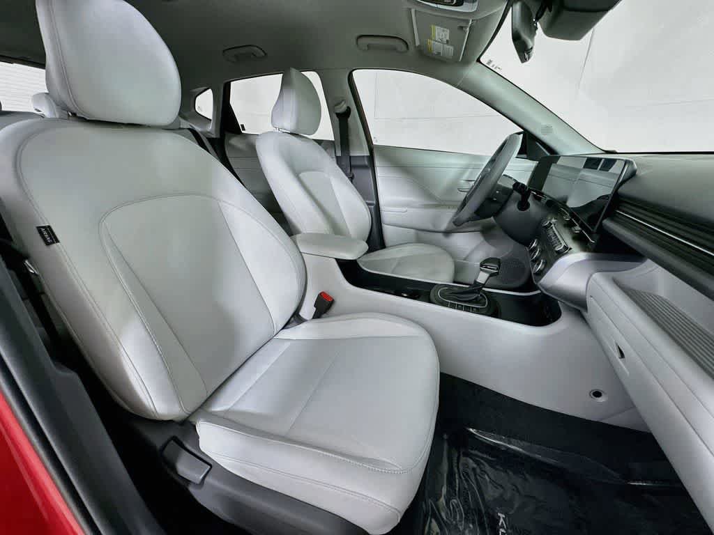 Used 2025 Hyundai Kona SE AWD/4WD image 16