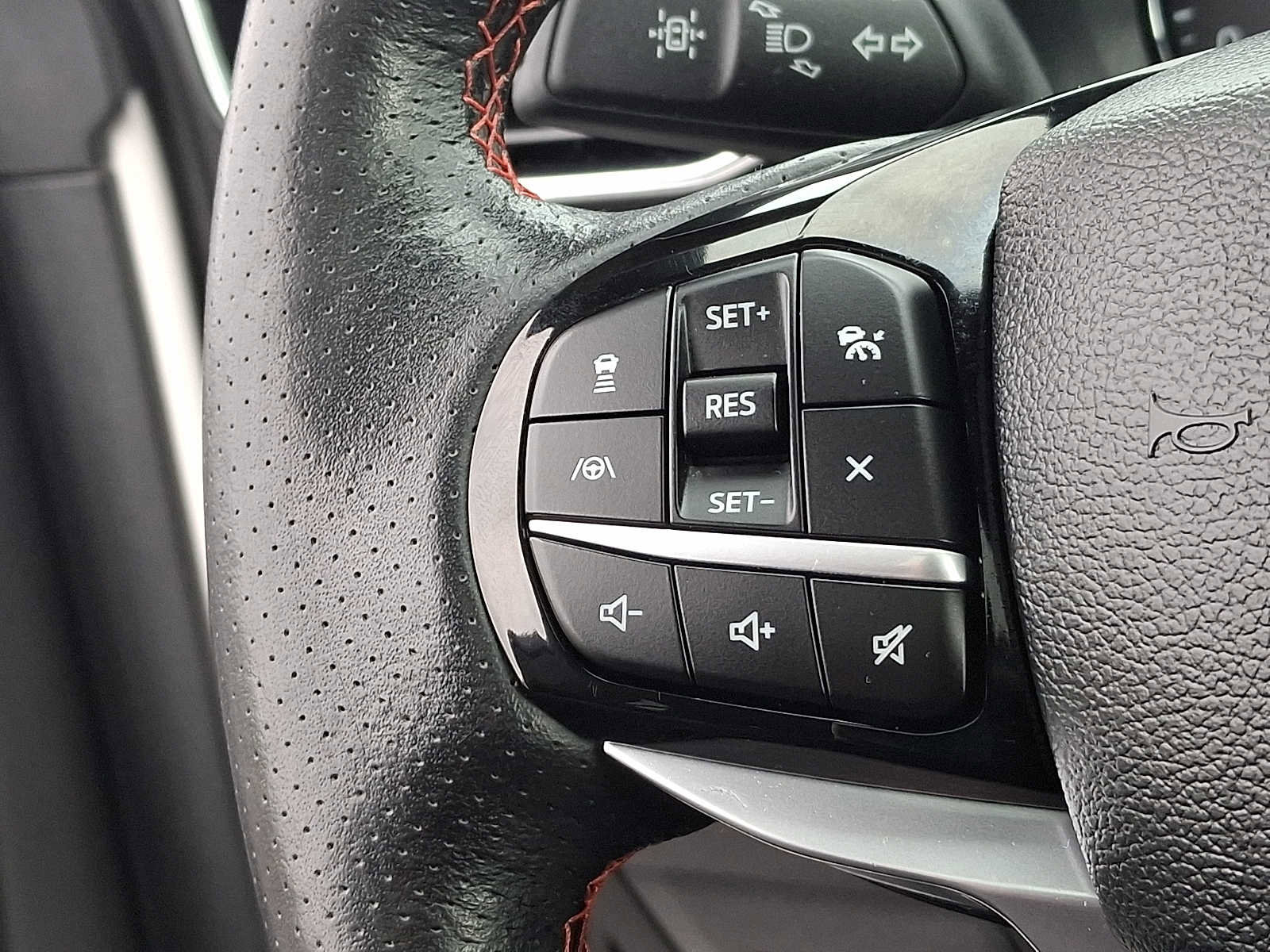 Certified 2023 Ford Explorer ST-Line w/ Class IV Trailer Tow Package image 24