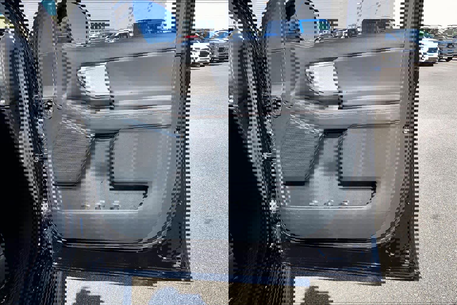 Certified 2025 Ford Expedition Active image 24