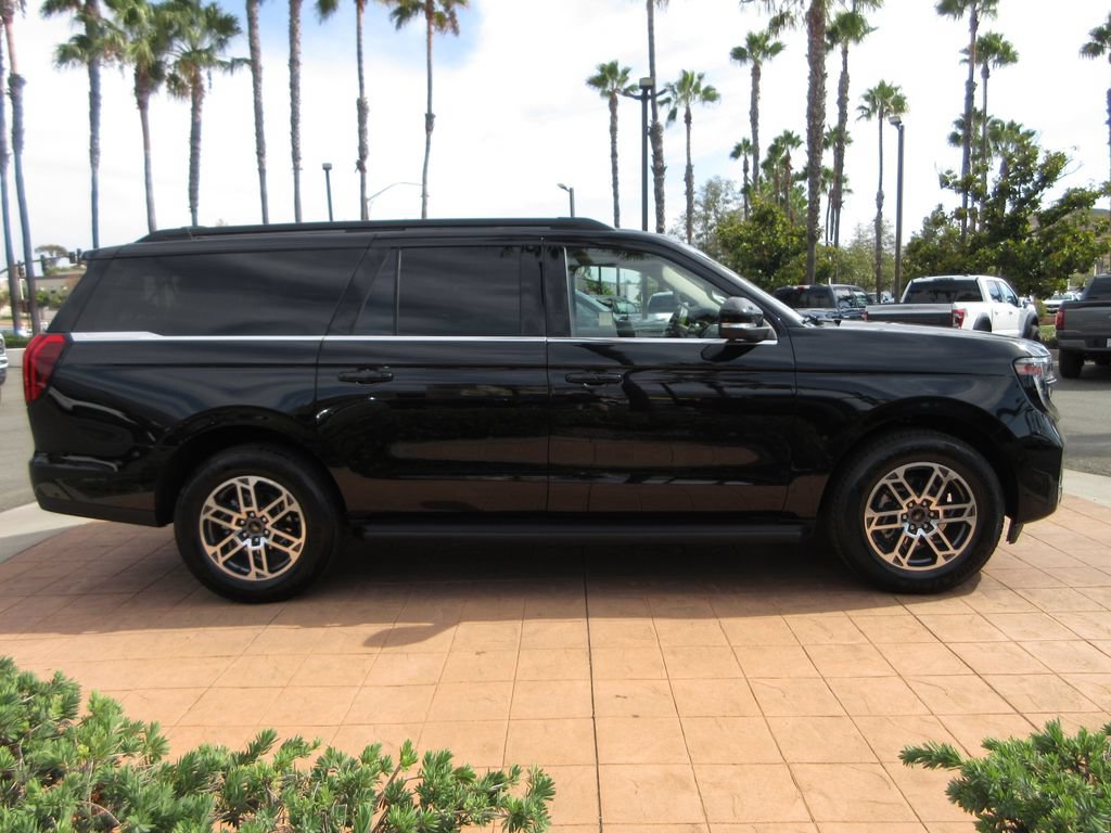 Certified 2025 Ford Expedition Max Active RWD image 5