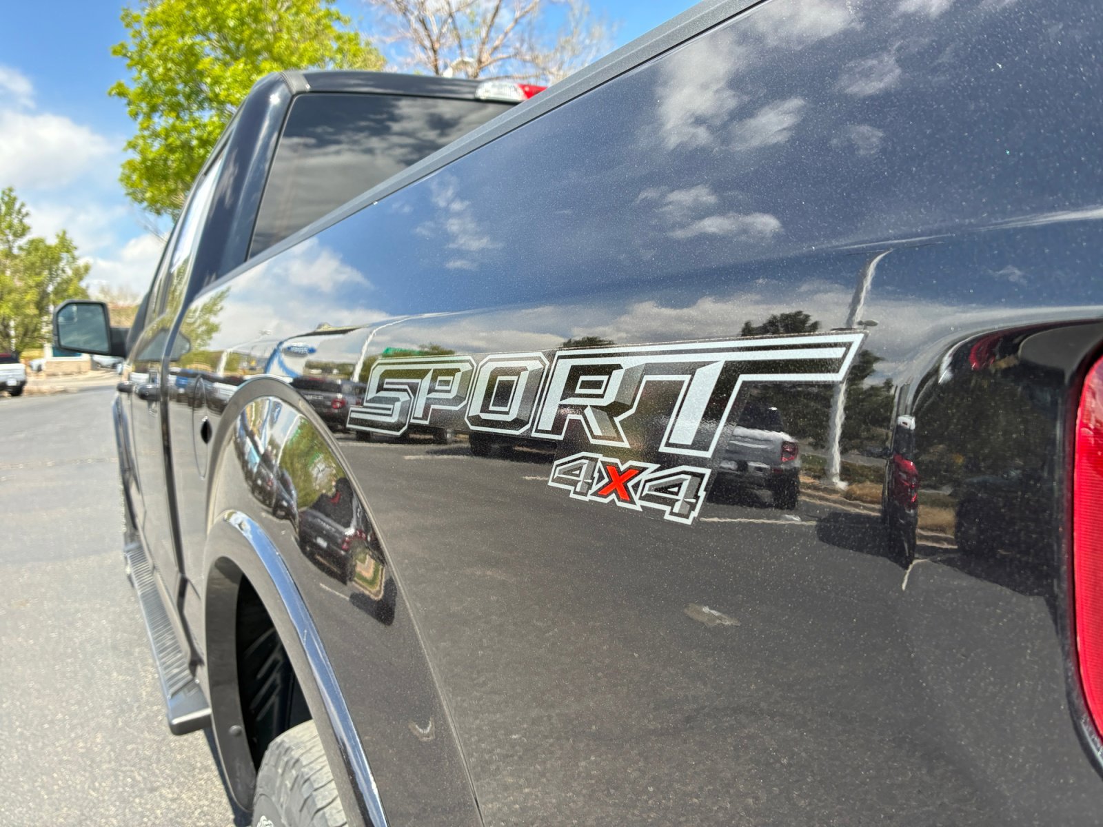 Certified 2019 Ford F150 XLT w/ Equipment Group 302A Luxury AWD/4WD image 24