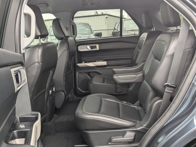 Certified 2022 Ford Explorer XLT w/ Equipment Group 202A RWD image 24