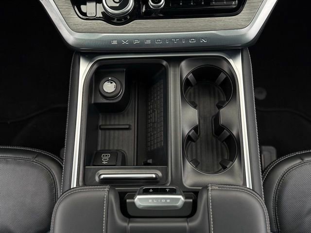 Certified 2025 Ford Expedition Platinum image 46