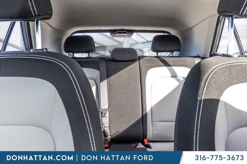Used 2025 Hyundai Venue SEL FWD image 18
