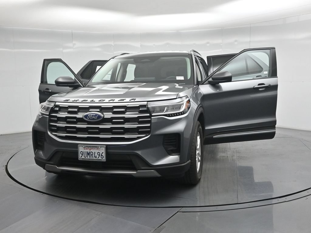 Certified 2025 Ford Explorer Active AWD/4WD image 30