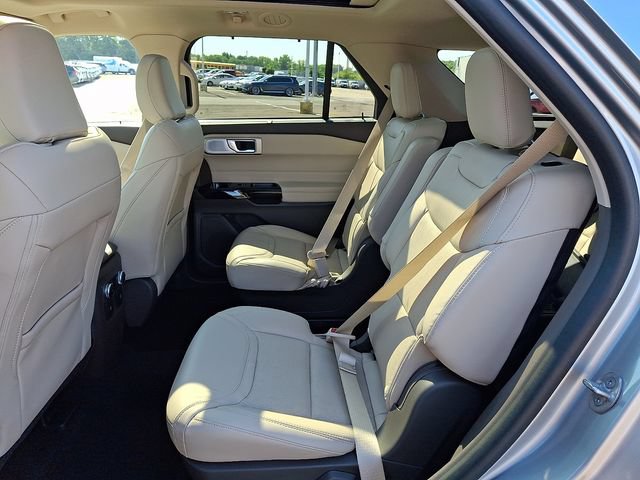 Certified 2023 Ford Explorer Platinum w/ Technology Package AWD/4WD image 10