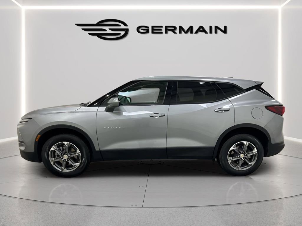 Used 2023 Chevrolet Blazer LT image 2