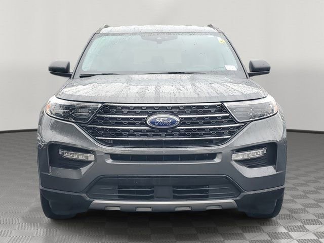 Certified 2022 Ford Explorer XLT w/ Equipment Group 202A image 6