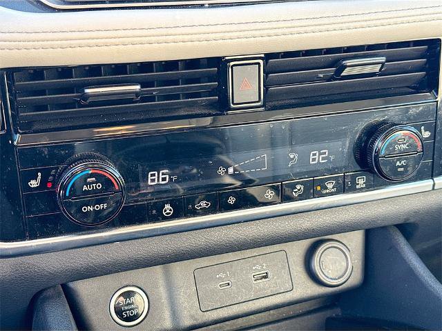 Used 2021 Nissan Rogue SV w/ Premium Package image 13