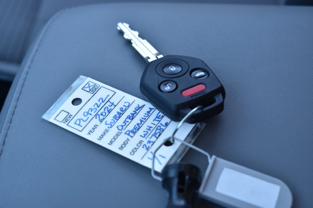 Used 2024 Subaru Outback Premium AWD/4WD image 36