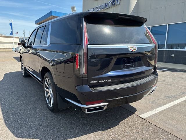 Used 2024 Cadillac Escalade ESV Premium Luxury Platinum image 2