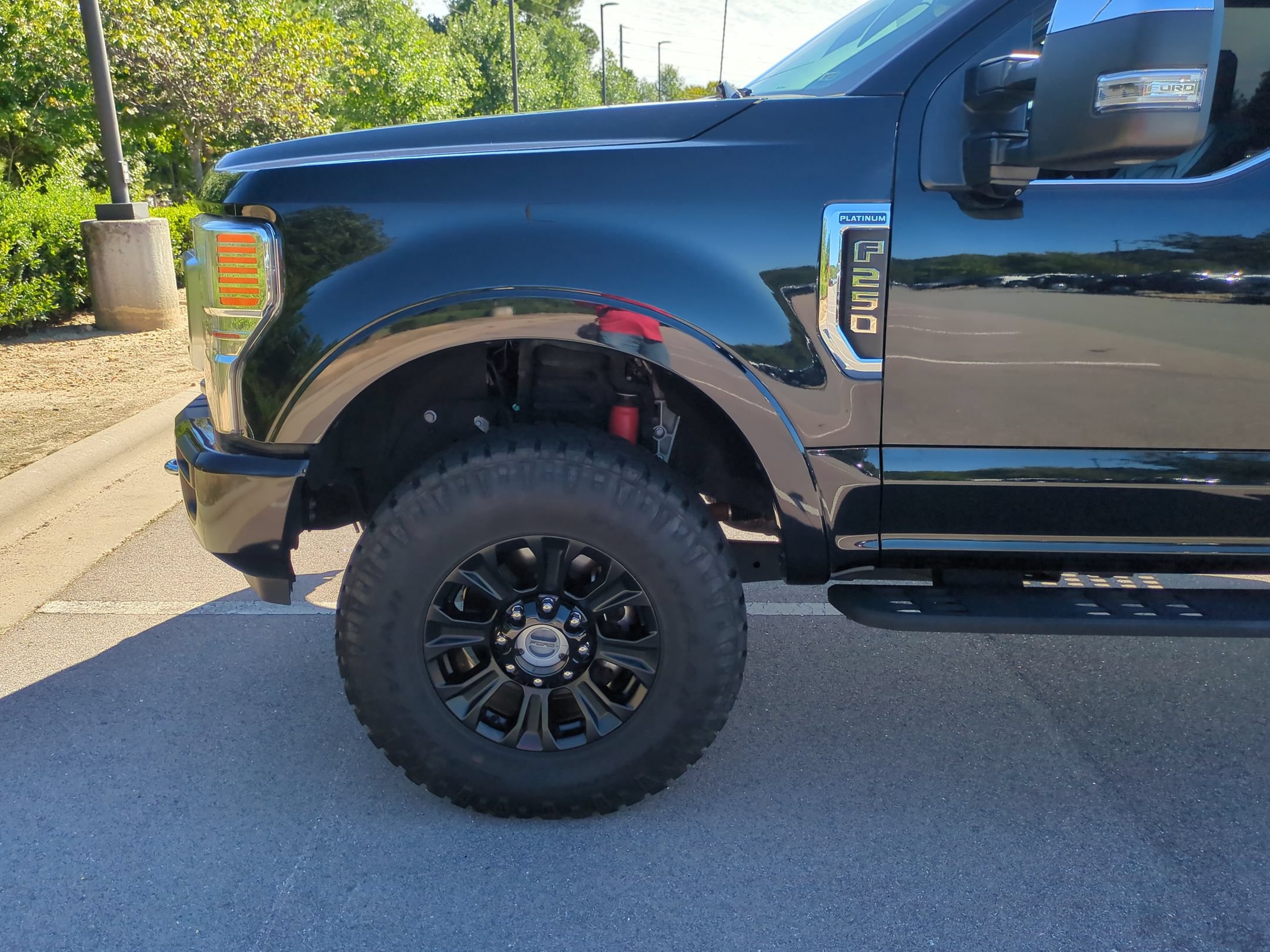 Certified 2022 Ford F250 Platinum w/ Tremor Off-Road Package AWD/4WD image 11
