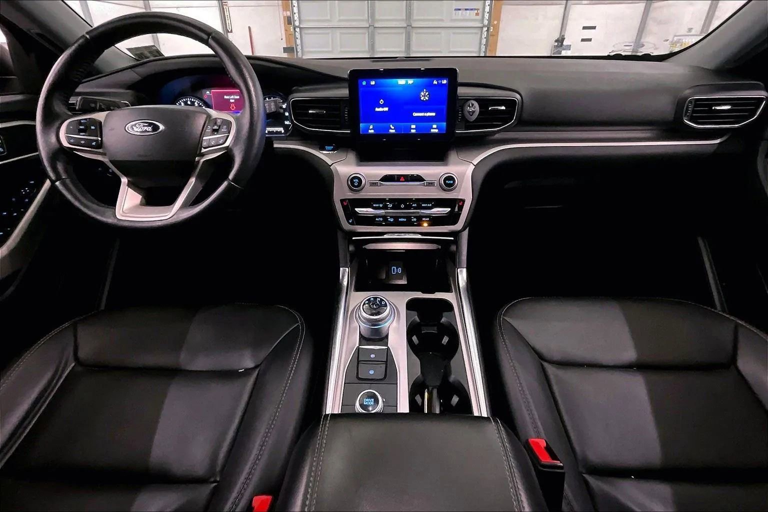 Certified 2022 Ford Explorer XLT w/ Equipment Group 202A image 14