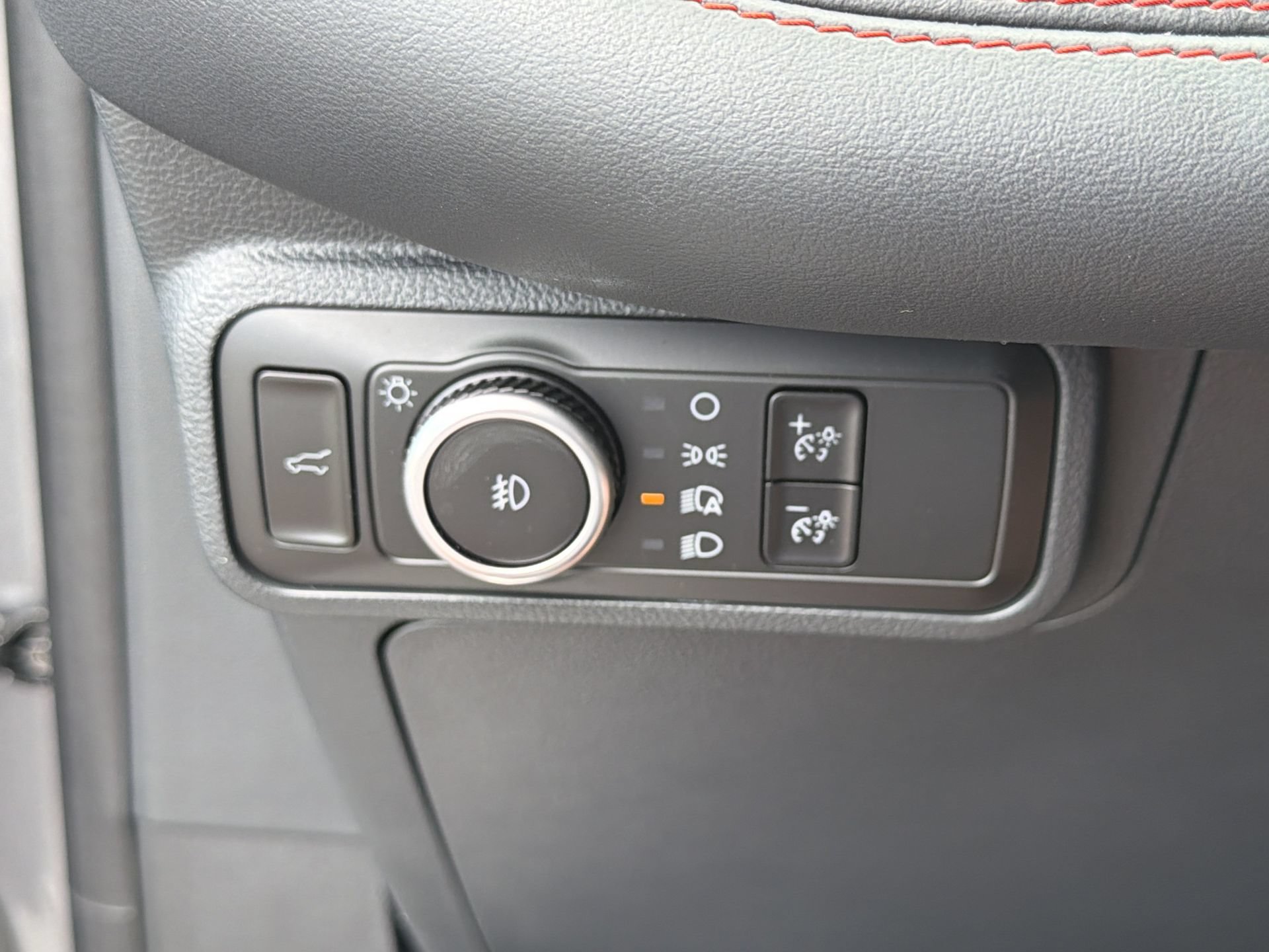 Certified 2025 Ford Explorer ST-Line RWD image 18