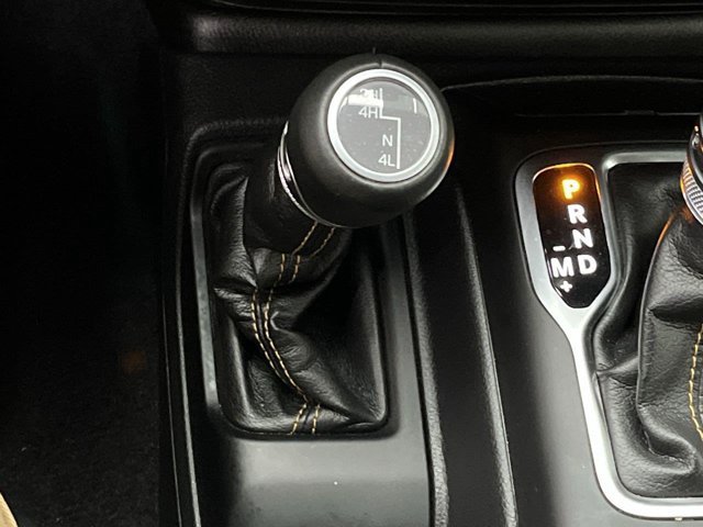 Used 2023 Jeep Wrangler Unlimited Sahara AWD/4WD image 16