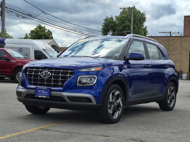 Used 2025 Hyundai Venue SEL FWD image 7