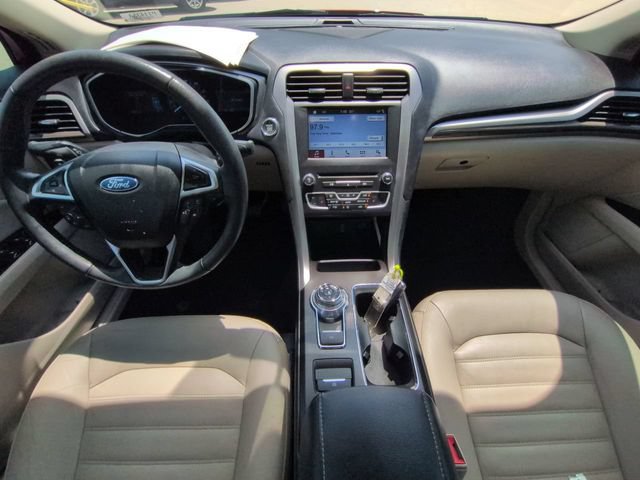 Certified 2018 Ford Fusion SE w/ Fusion SE Technology Package FWD image 17