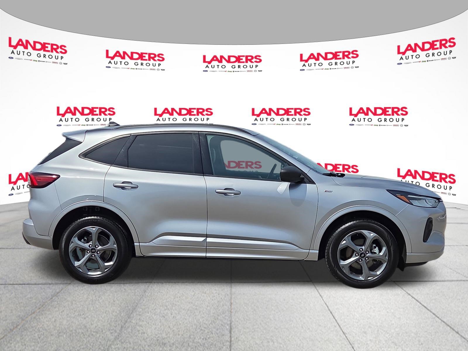 Certified 2024 Ford Escape ST-Line AWD/4WD image 2