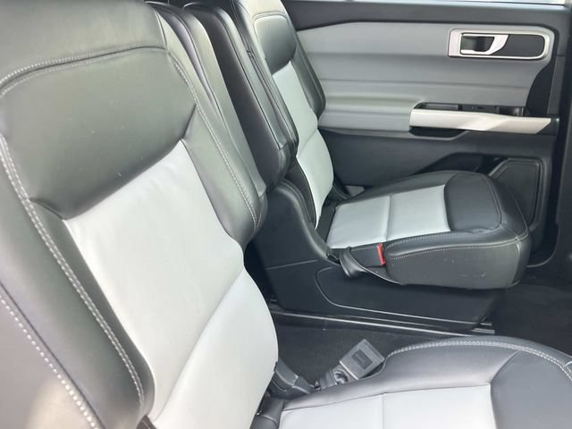 Certified 2024 Ford Explorer XLT w/ Equipment Group 202A AWD/4WD image 31