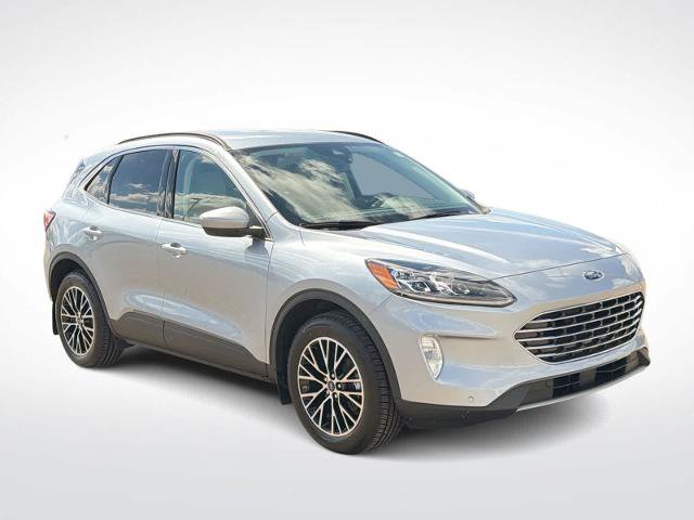Certified 2022 Ford Escape Titanium FWD image 2