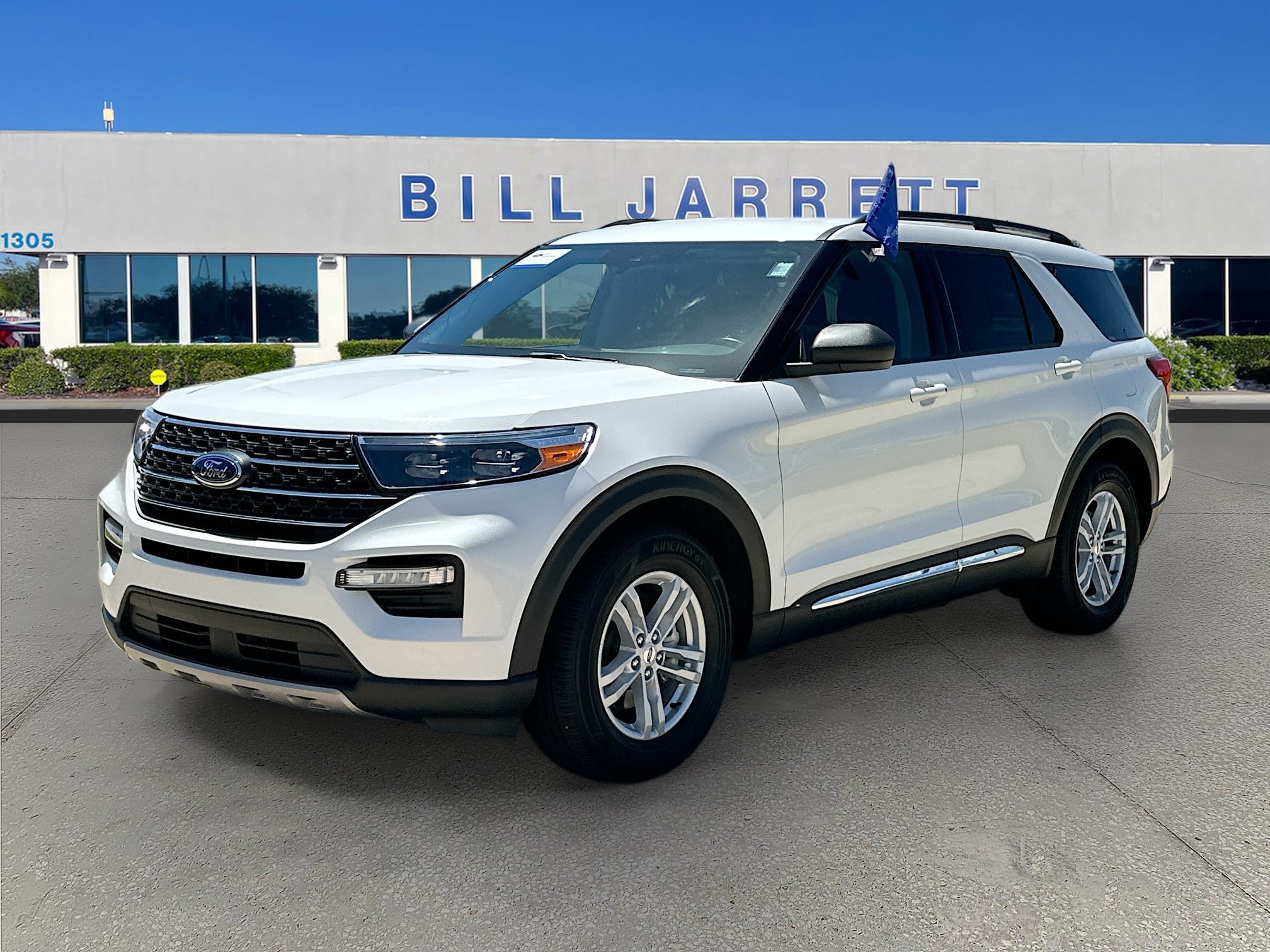 Certified 2023 Ford Explorer XLT w/ Equipment Group 202A RWD image 3