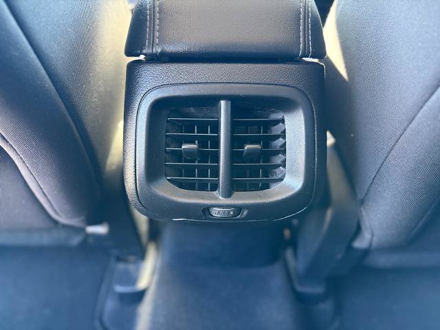 Used 2021 Jeep Cherokee Latitude FWD image 32