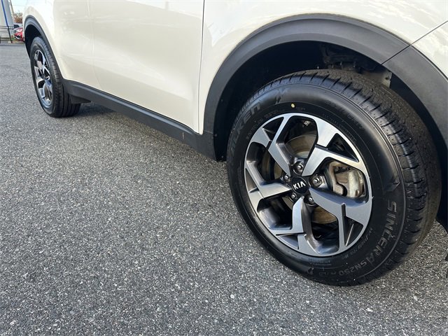 Used 2020 Kia Sportage LX image 12