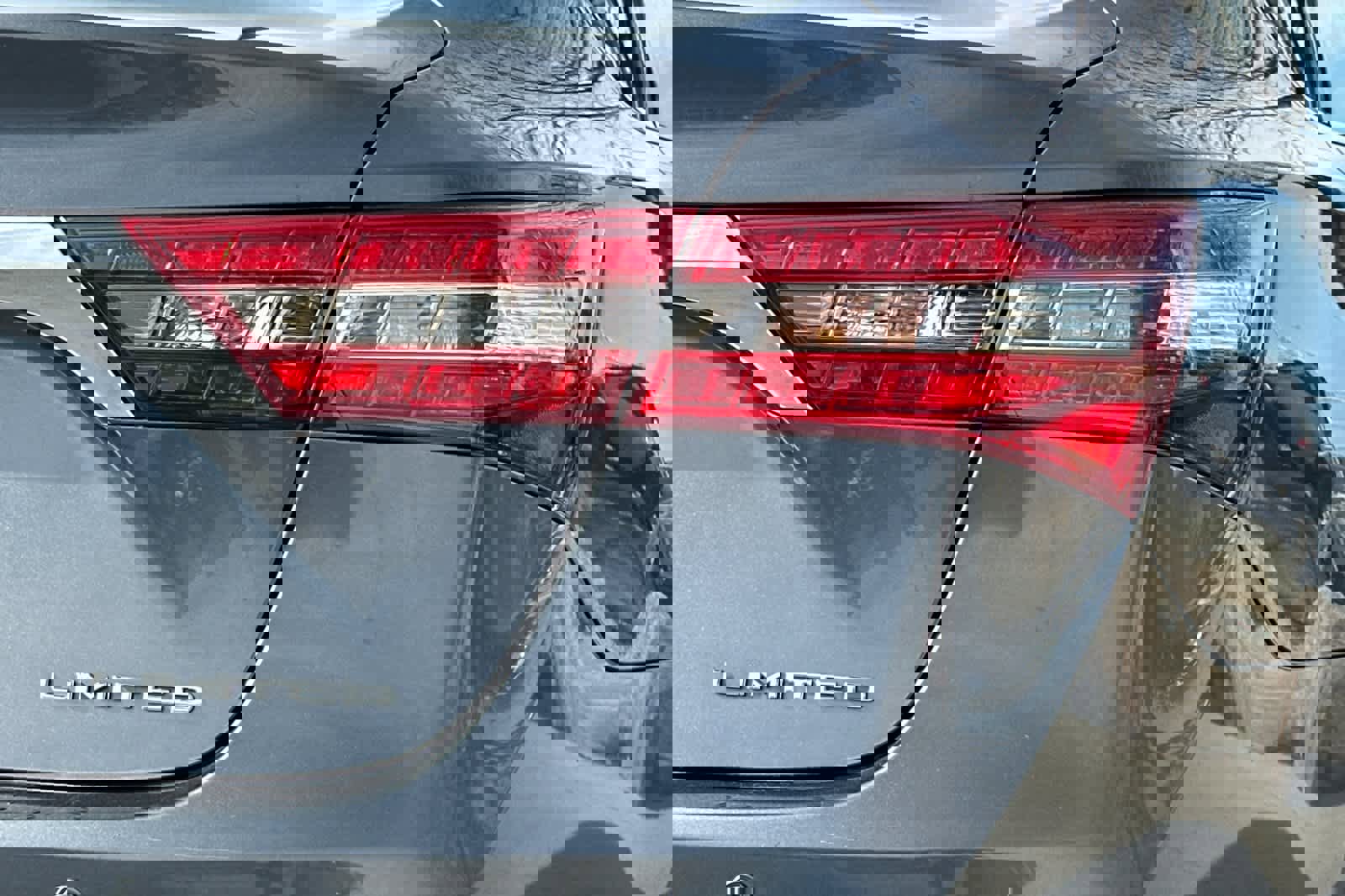 Used 2017 Toyota Avalon Limited w/ All Weather Liner Package image 27