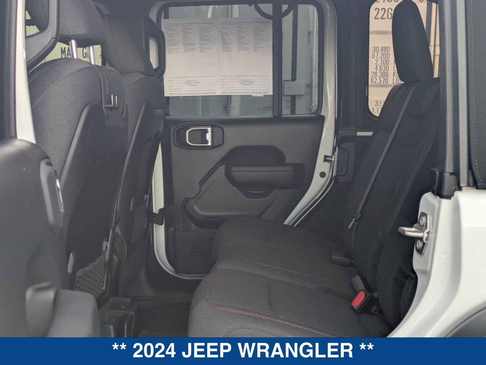 Used 2024 Jeep Wrangler Unlimited Rubicon AWD/4WD image 15
