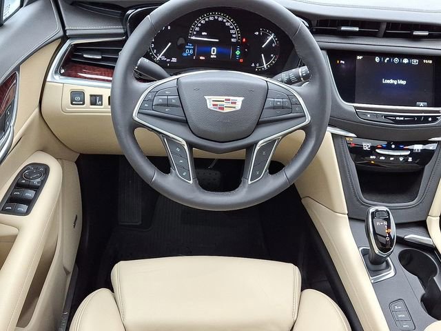 Used 2017 Cadillac XT5 Luxury w/ Driver Awareness Package image 12