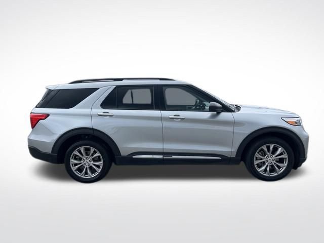 Certified 2023 Ford Explorer XLT w/ Equipment Group 202A RWD image 12
