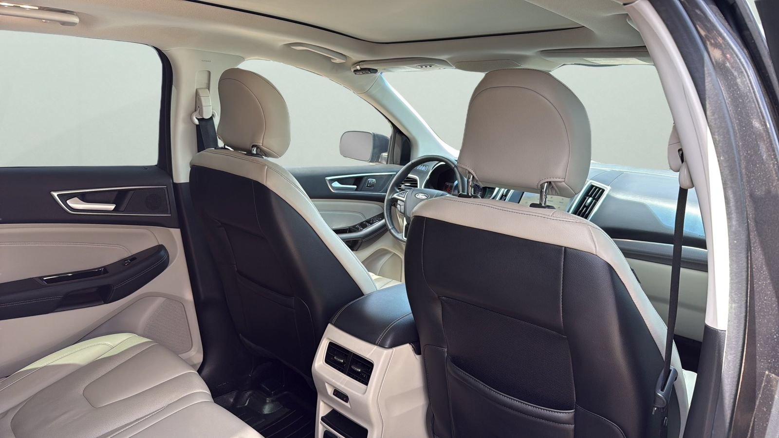 Certified 2018 Ford Edge Titanium w/ Equipment Group 301A FWD image 27