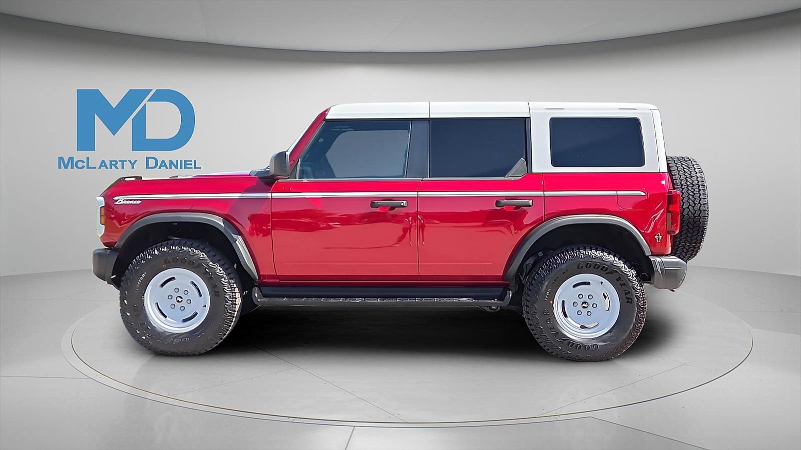 Certified 2025 Ford Bronco Heritage Edition AWD/4WD image 3