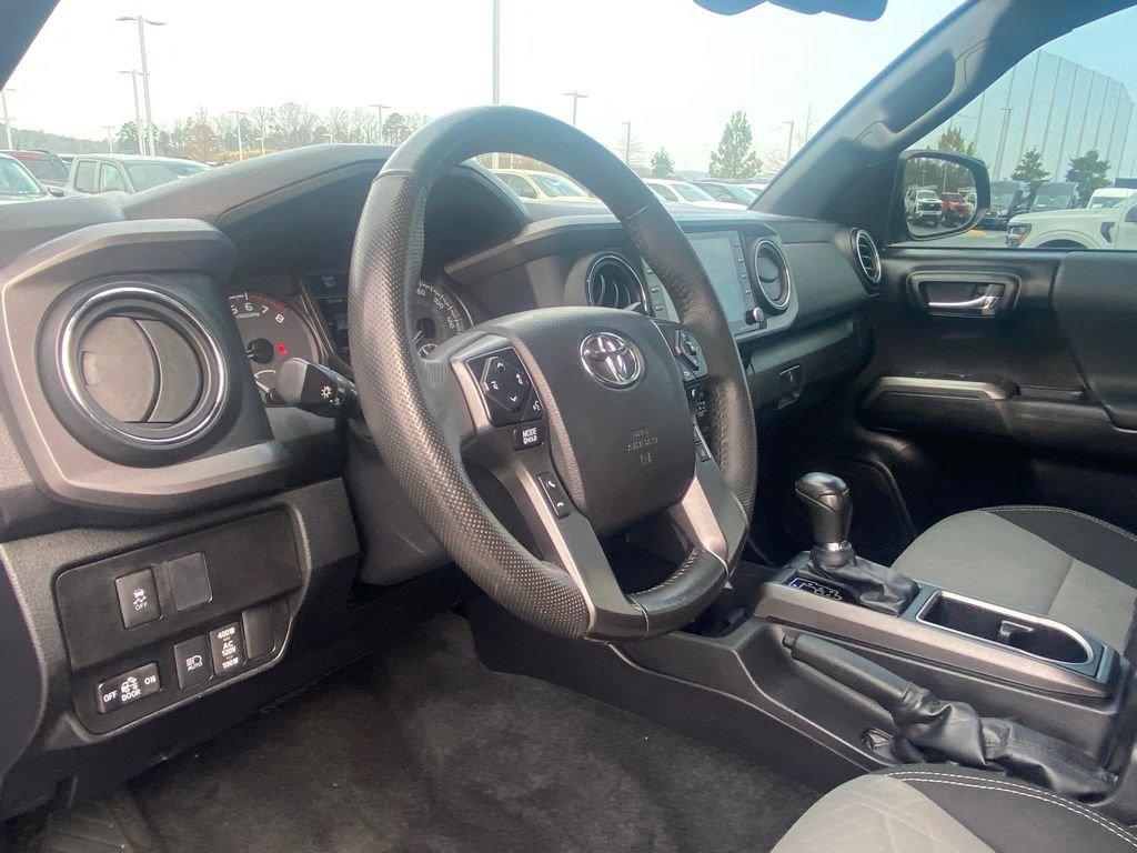 Used 2022 Toyota Tacoma TRD Off-Road w/ Technology Package image 9