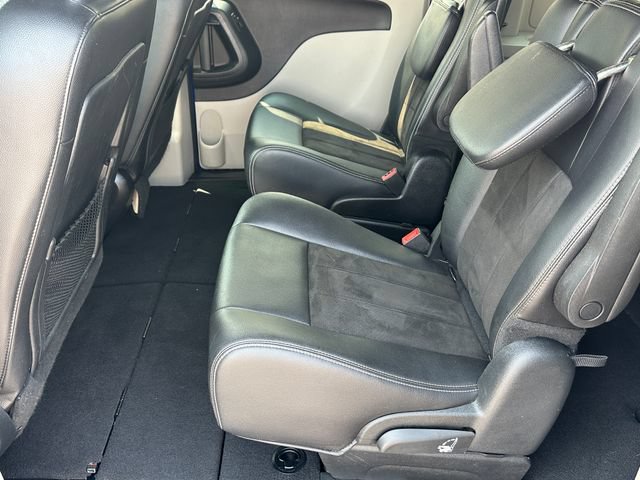 Used 2020 Dodge Grand Caravan SXT FWD image 14
