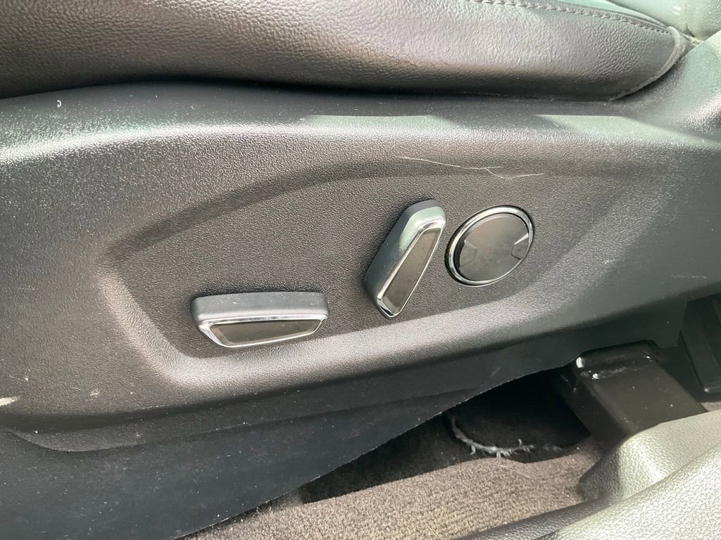 Certified 2017 Ford Explorer XLT w/ Equipment Group 202A image 19