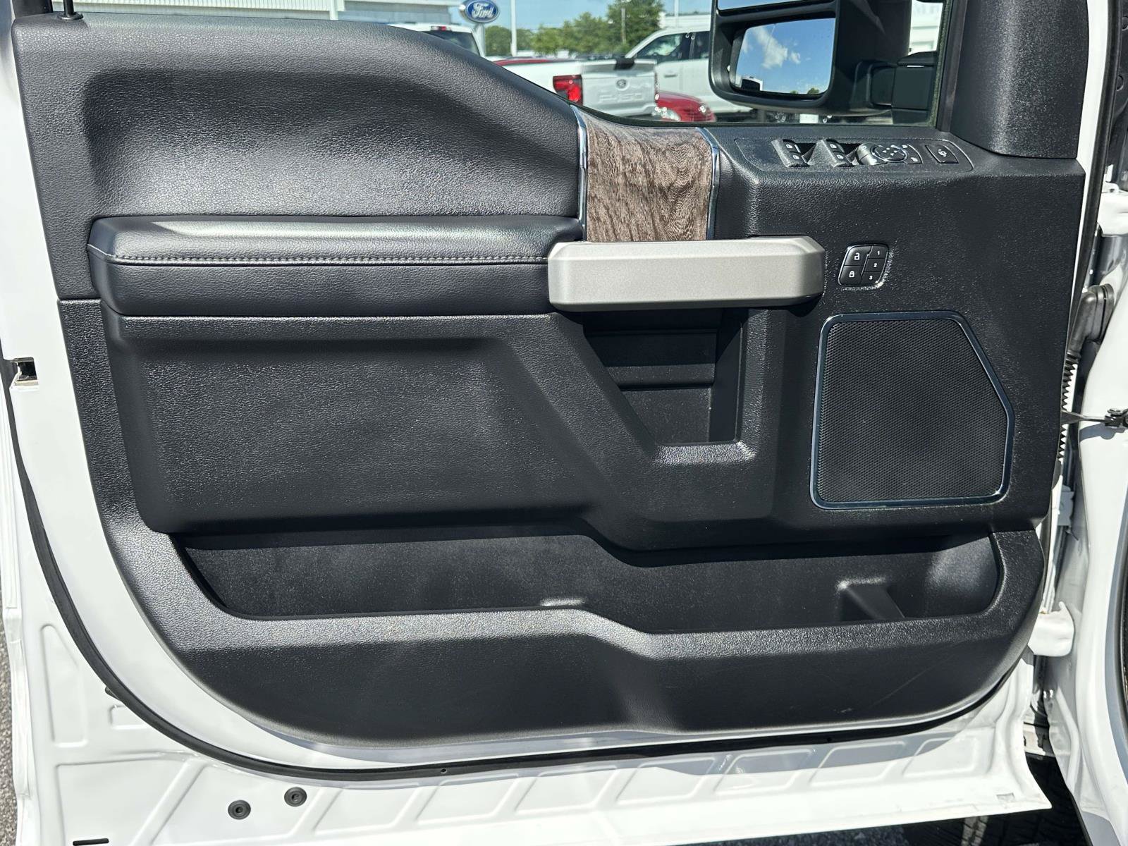 Certified 2019 Ford F350 Lariat w/ Lariat Ultimate Package AWD/4WD image 19