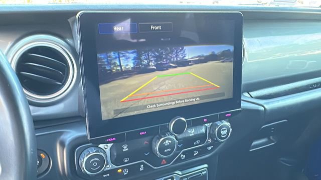 Used 2018 Jeep Wrangler Unlimited Sahara image 30