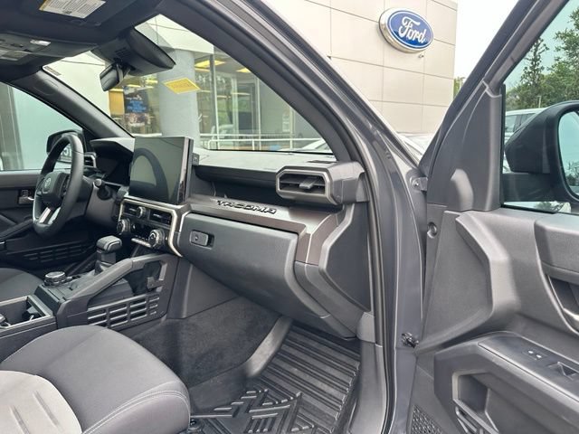 Used 2024 Toyota Tacoma TRD Sport AWD/4WD image 50